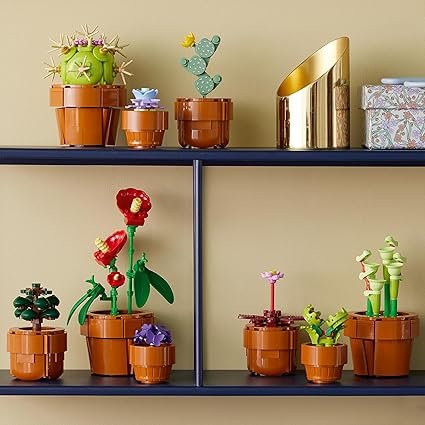 LEGO 10329 Icons Tiny Plants Set, Artificial Flowers in 9 Buildable Teracotta-Coloured Pots